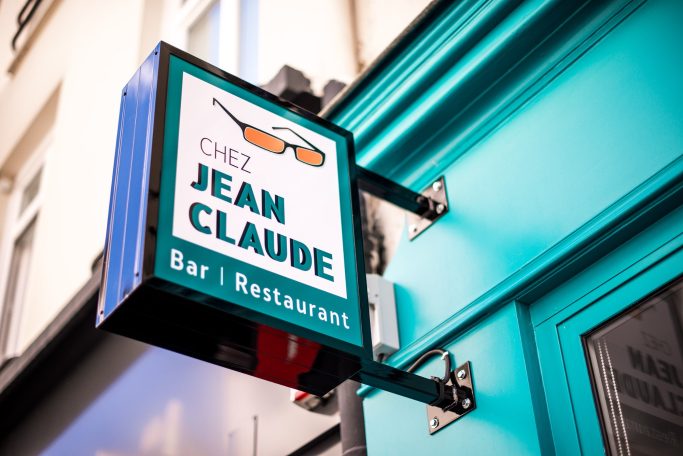 Enseigne du restaurant Chez Jean Claude